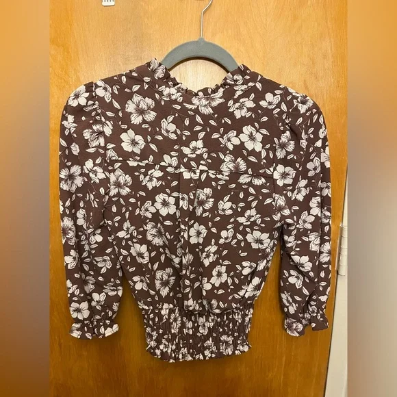 Monteau Los Angeles Deep V Blouse - Picture 2 of 3